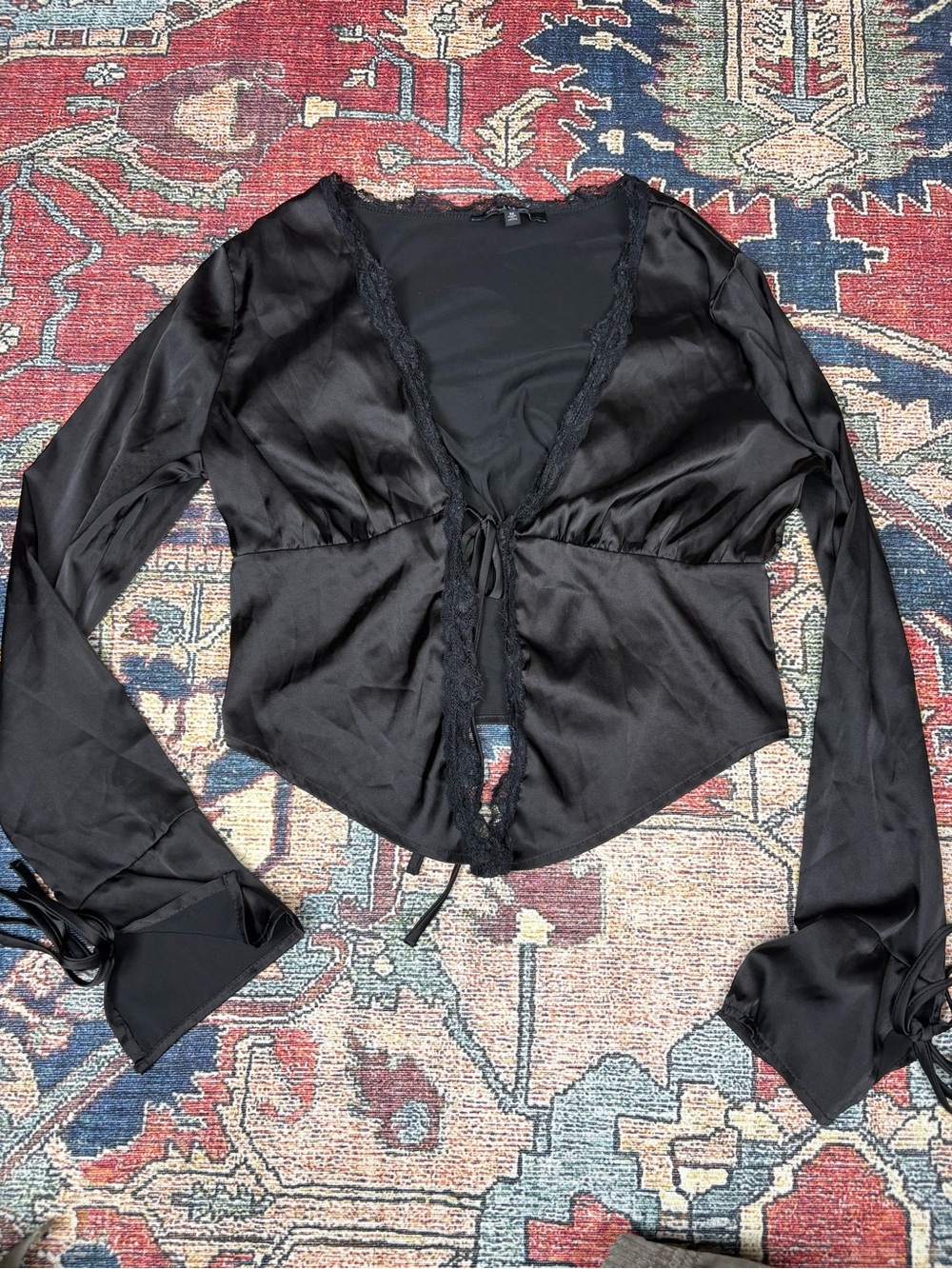 M Black Satin Lace-Trim Tie-Front sexy cropped top